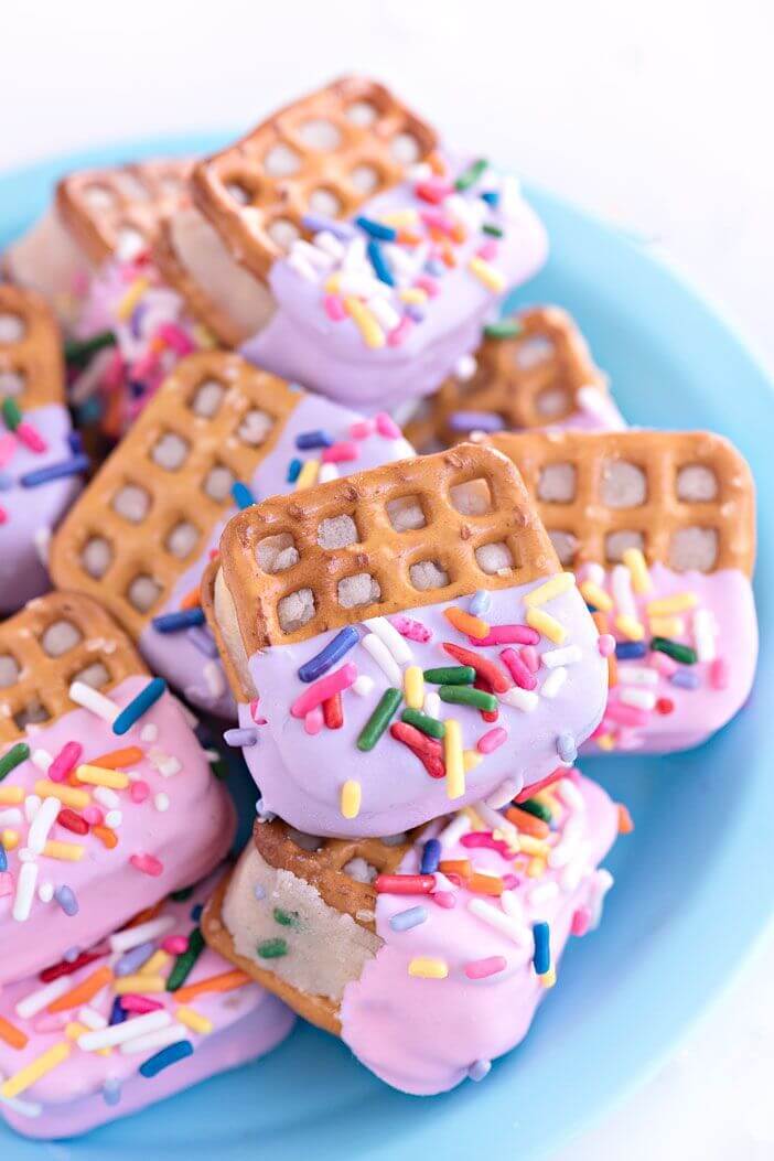 Cookie Dough Pretzel Bites | Perfect Date Substitute