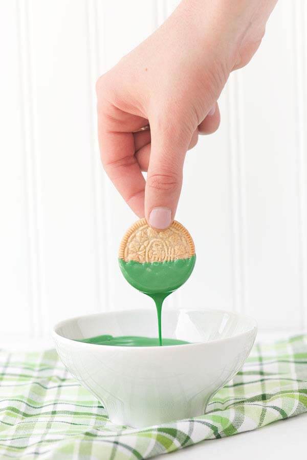Learn to Make Your own Chocolate Oreos